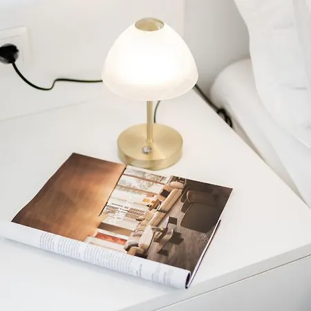 And Vuleta, Close To The Apartamento