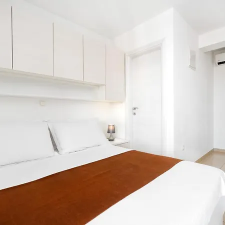 Apartment And Vuleta, Close To The