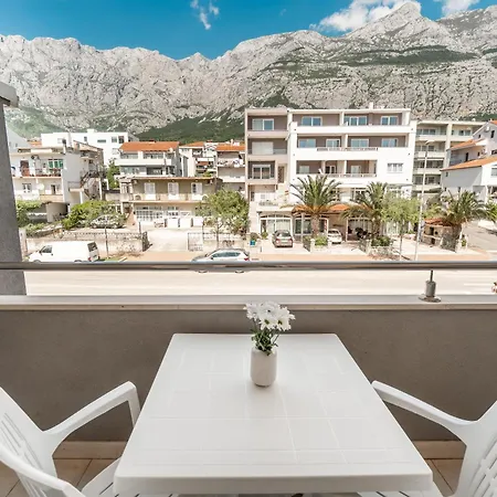 Apartment And Vuleta, Close To The