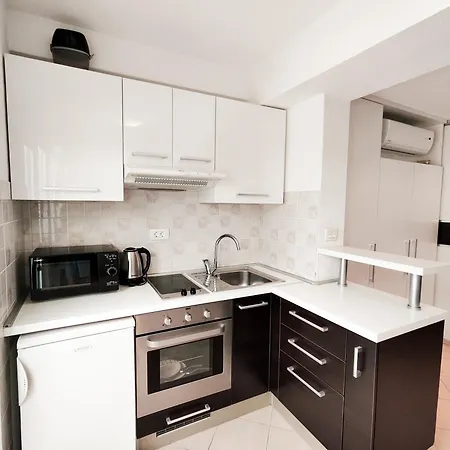 And Vuleta, Close To The