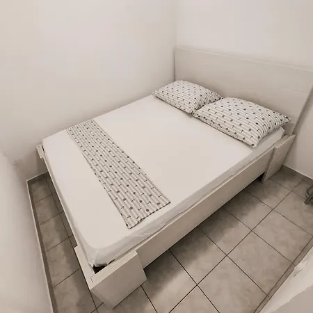 Apartment And Vuleta, Close To The