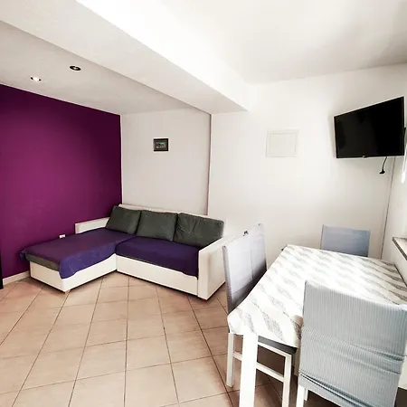 Apartment And Vuleta, Close To The