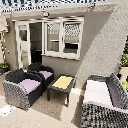 Apartment And Vuleta, Close To The