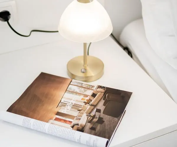 And Vuleta, Close To The 公寓