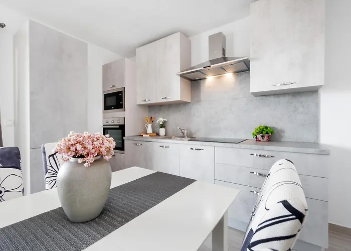 公寓 And Vuleta, Close To The 马卡尔斯卡