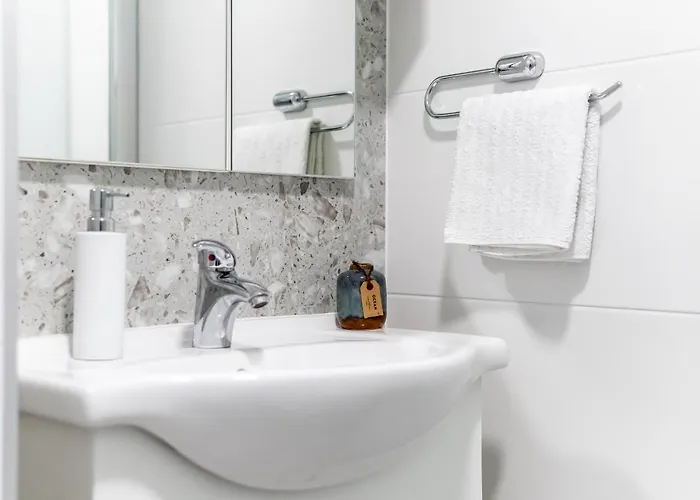 And Vuleta, Close To The 公寓 马卡尔斯卡