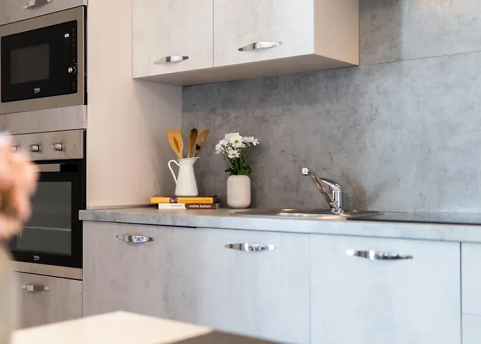 And Vuleta, Close To The 公寓