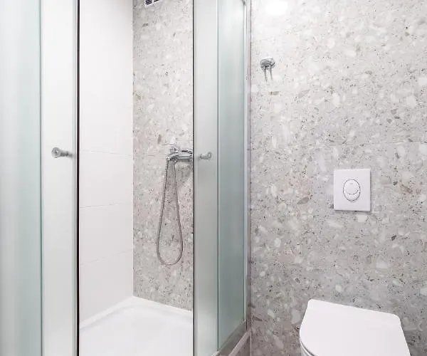 And Vuleta, Close To The 公寓 马卡尔斯卡