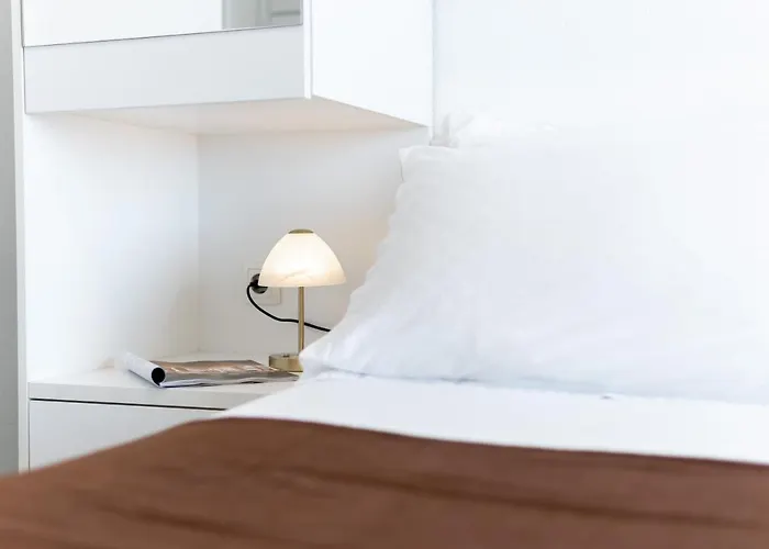 And Vuleta, Close To The 公寓