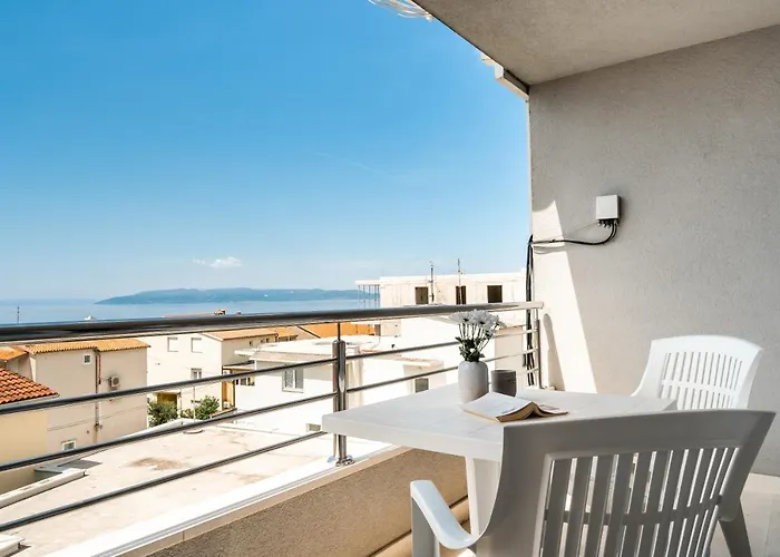 And Vuleta, Close To The 公寓