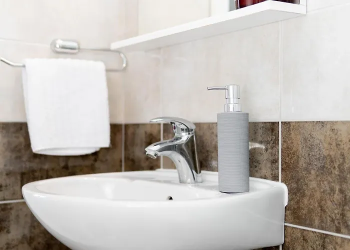 And Vuleta, Close To The