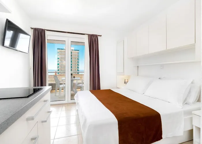 And Vuleta, Close To The 公寓