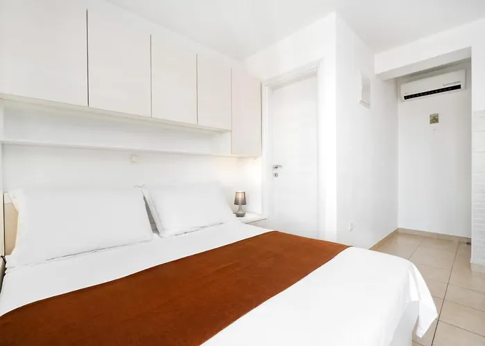 公寓 And Vuleta, Close To The